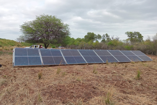 Solarización de electrobomba 5,5 hp con variador Lorentz híbrido — Tartagal, Salta
